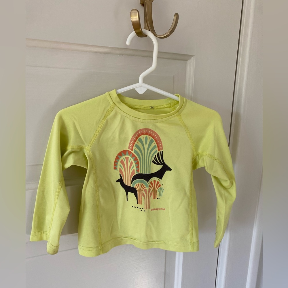 Patagonia capeline silk weight top. 6-12mo